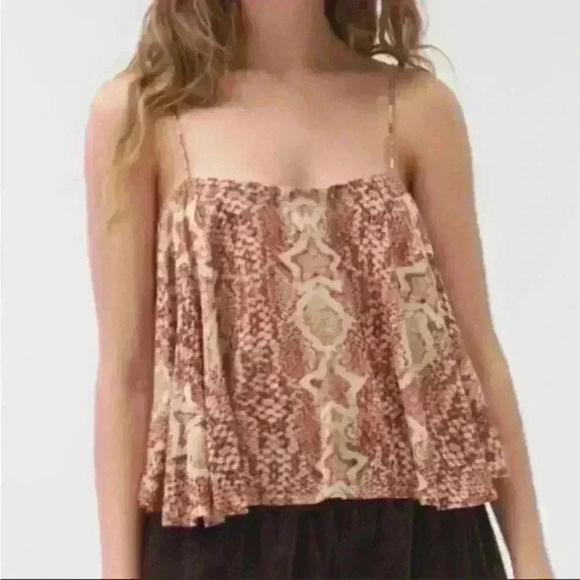 Urban Outfitters Animal Printed Spaghetti Strap Swing Cami/Tank Crop Top - Picture 1 of 7